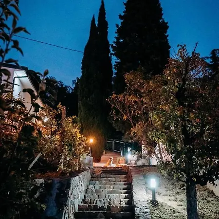 Villa The Cypress & Vineyard I Sremska Kamenica